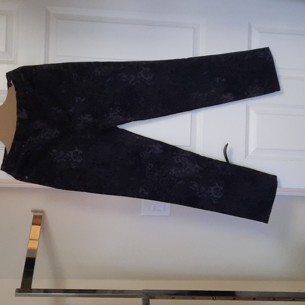 Embossed Stretch Jeans